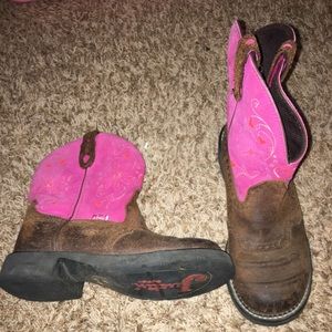 Size 8.5 justine boots